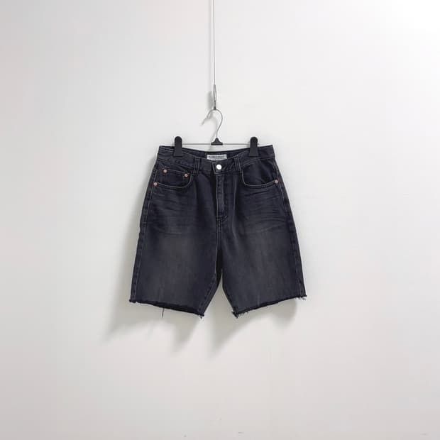 레디투웨어 블랙데님 쇼츠