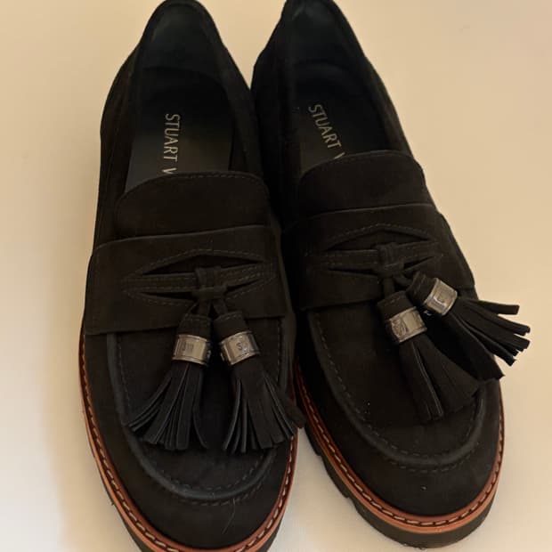 stuart  weitzman 스웨이드 태슬로퍼 225
