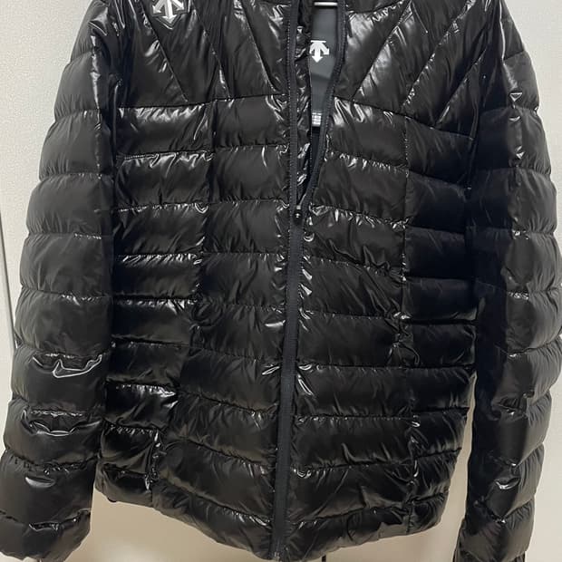 데상트 경량패딩 M