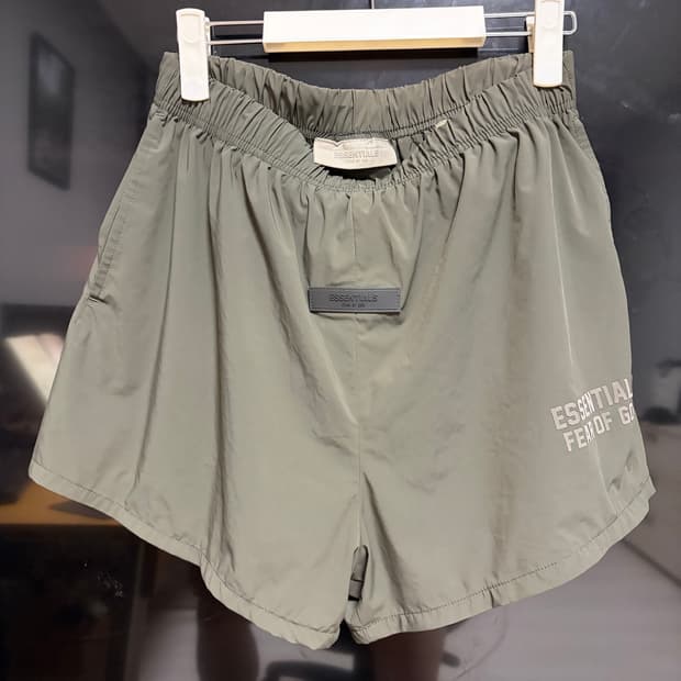 FOG 피어오브갓 에센셜 카키색 쇼츠 S사이즈