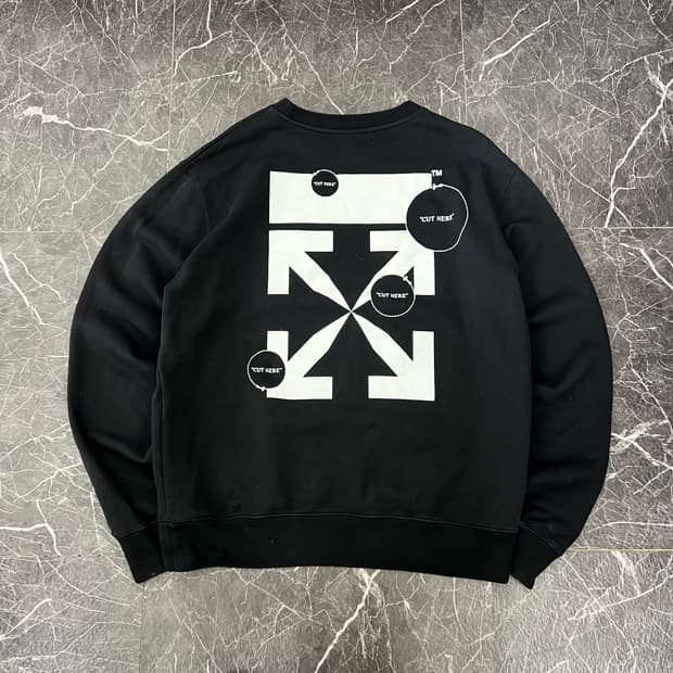오프화이트 20FW 컷 히어 애로우 크루넥 맨투맨 블랙