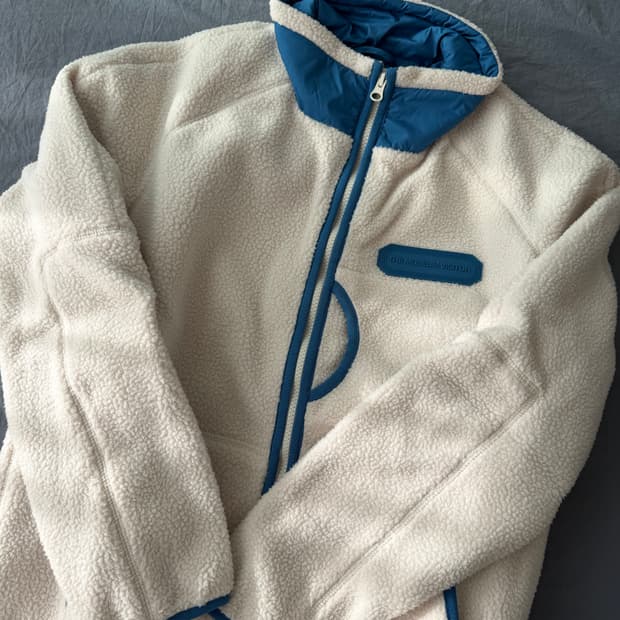 더뮤지엄비지터 후리스