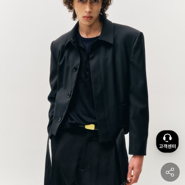 노이어 럭스 울 벨티드 자켓 블랙 50사이즈