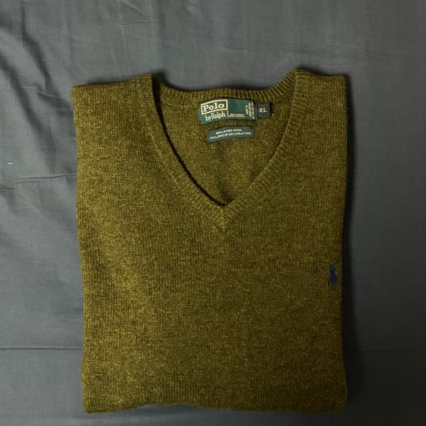 폴로 랄프로렌 카키 램스울 V넥 니트