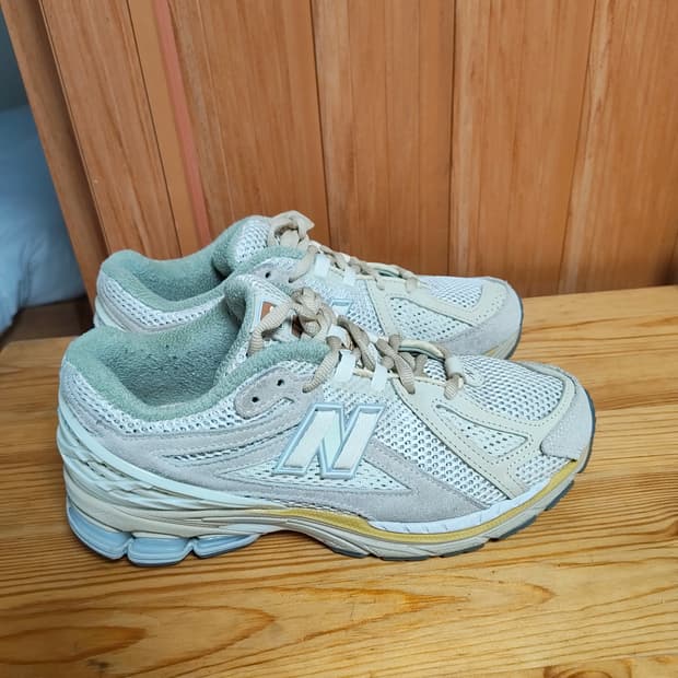 Auralee X New Balance