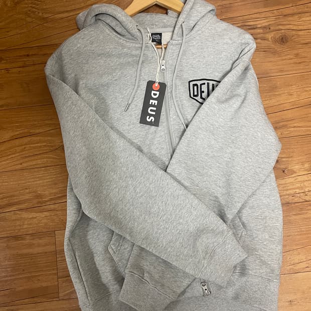 (새상품)데우스엑스마키나 후드집업 그레이m