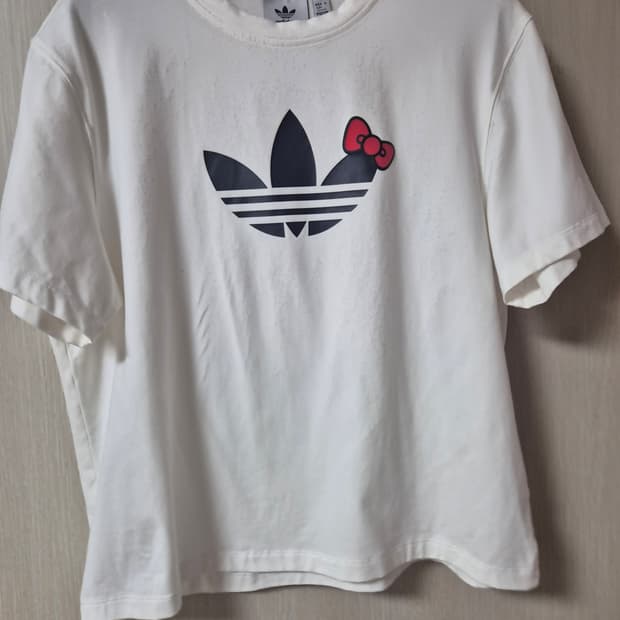 (24년) 헬로키티 아디다스 크롭 반팔티 M  산리오