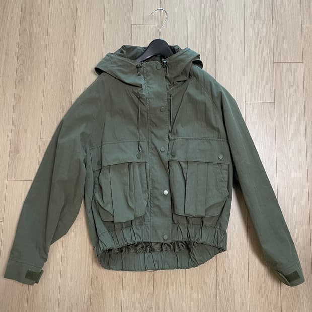 스튜디오 톰보이 Studio Tomboy 카키색 포켓 디테일 봄버 자켓