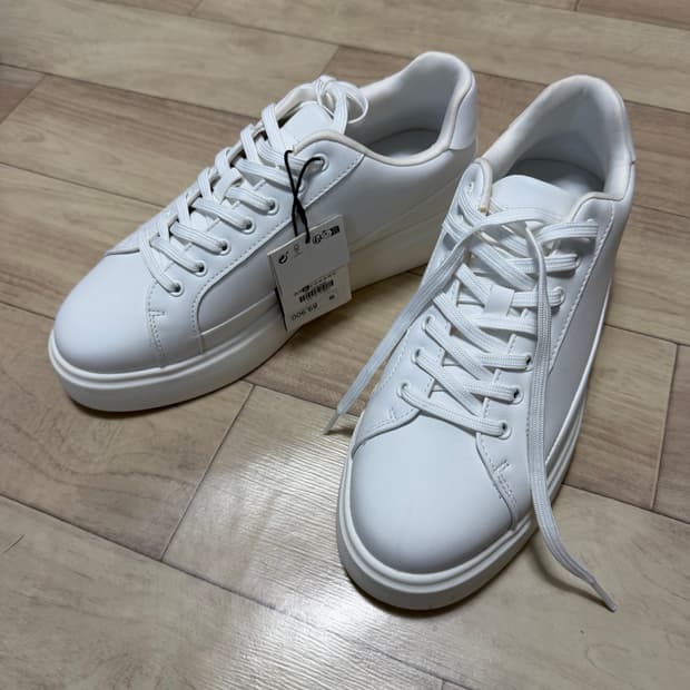 자라 화이트 스니커즈 41