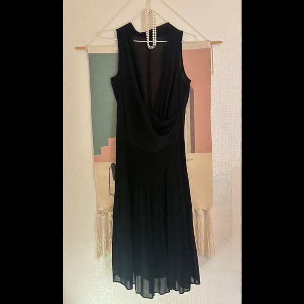 블랙 드레이프 플리츠 원피스 드레스