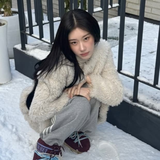 문부츠 ICON LOW BURGUNDY SUEDE BOOTS