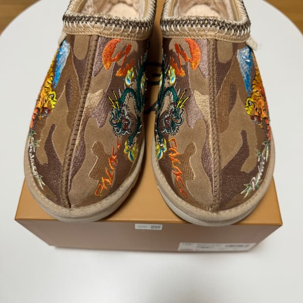 팔라스 x 어그 타스만 체스트넛 카모 미친 가격에 판매합니다!