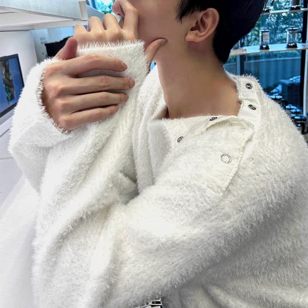 버튼 스노우 앙고라 니트