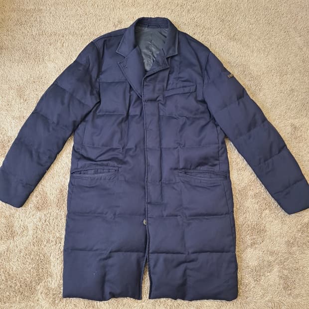 엠포리오알마니  패딩코트