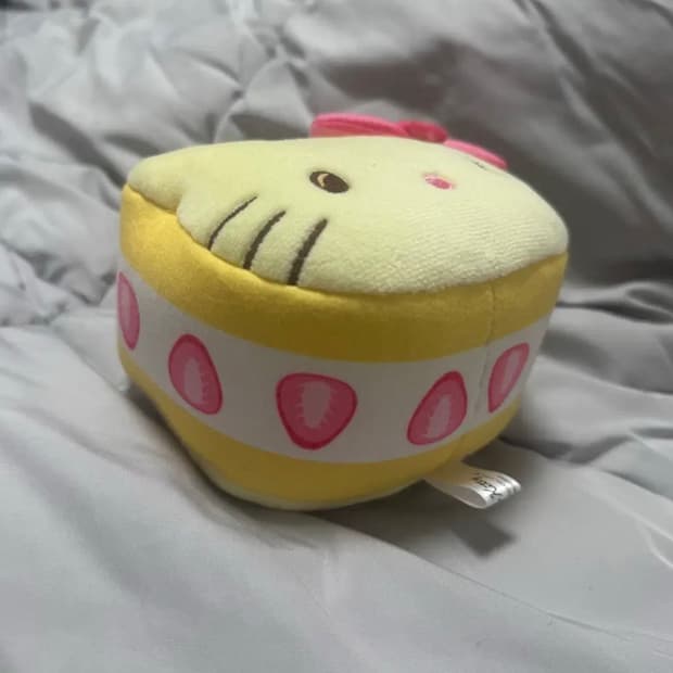 산리오 아베일 헬로키티 산도 딸기케이크 키링