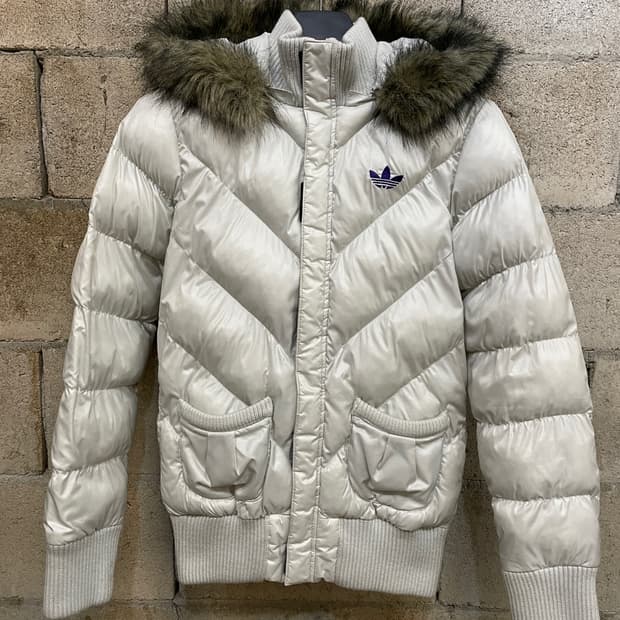 아디다스 Y2K 패딩 