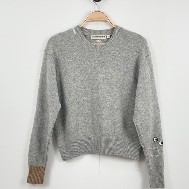 유니클로 x 안야 힌드마치 프리미엄 램스울 크루넥 니트