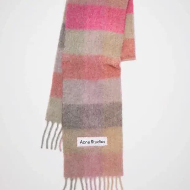 아크네 모헤어 머플러