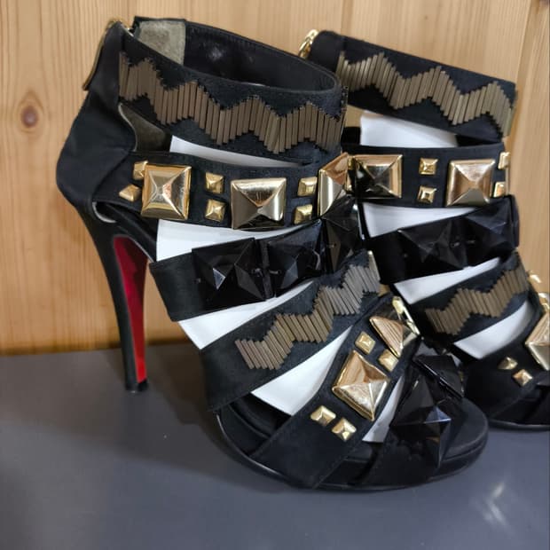 230mm 슈콤마보니 비즈 스터드 구두 힐