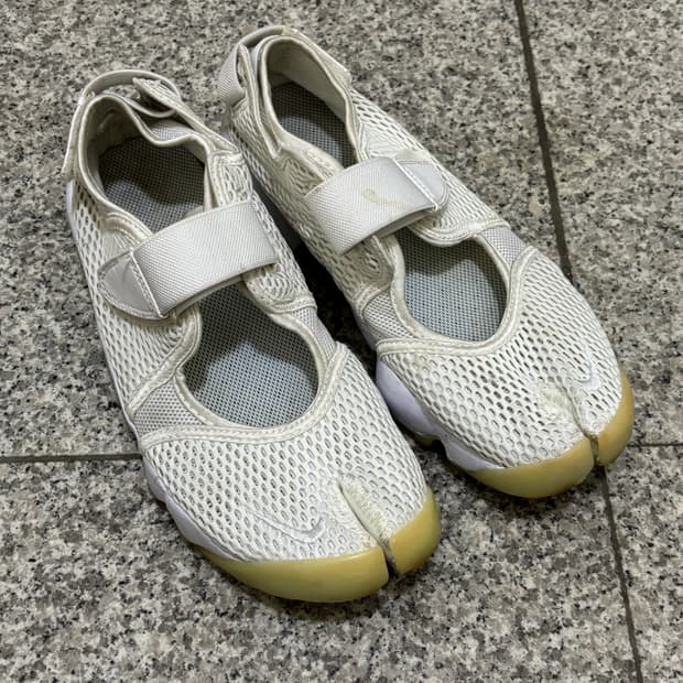 나이키 에어 리프트 화이트