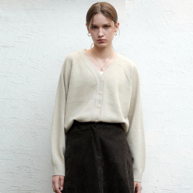 블레티(VLETI) 비스코스 V넥 니트가디건 프리사이즈 새상품