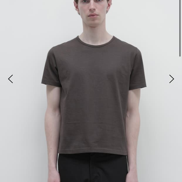 Pin t-shirt (Charcoal brown) 46 초판
