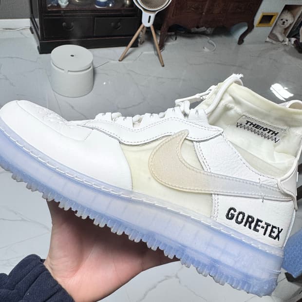 나이키 에어포스1 하이윈터 고어텍스 화이트 255