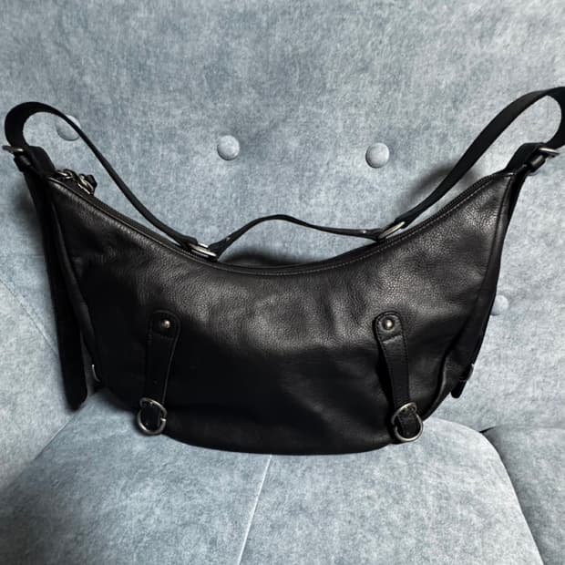 해칭룸 카우 레더백 (단종 상품)