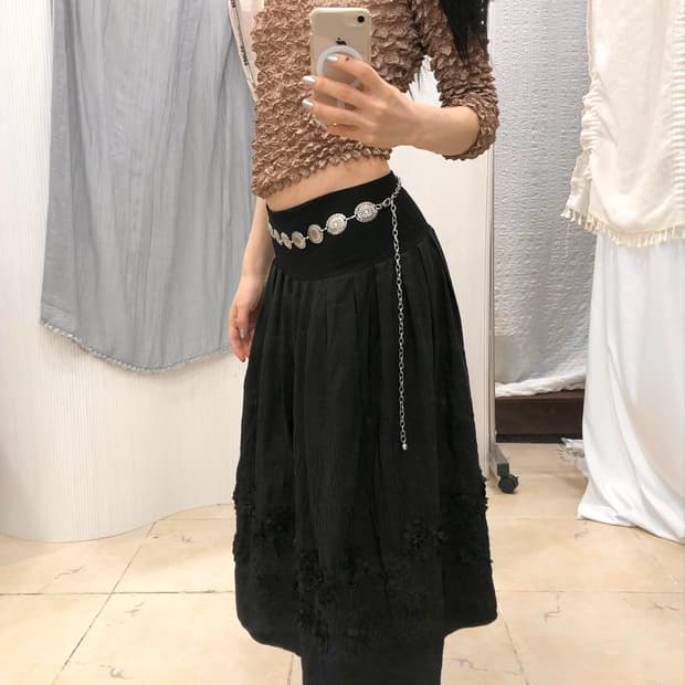 Noir blossom skirt
