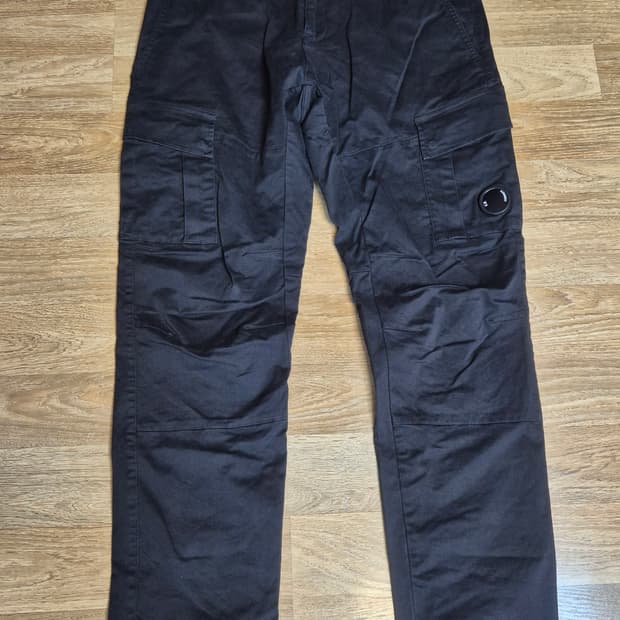 CP 컴퍼니 스트레치 새틴 카고 팬츠 남성  34인치