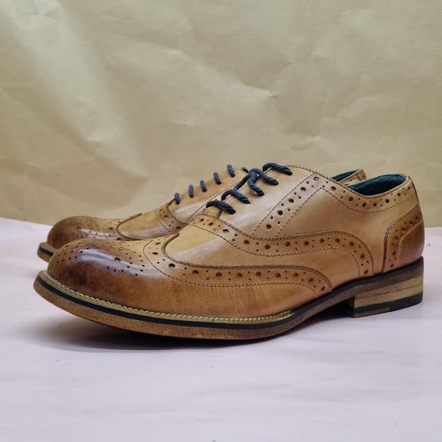 쿠데타 남성윙팁구두 40 260