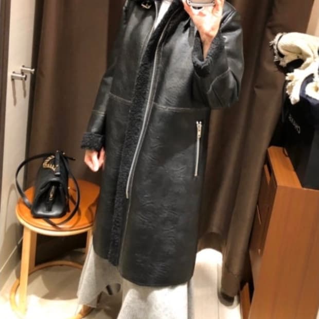 꼼데가르송 트리코 페이크 보아 무스탕