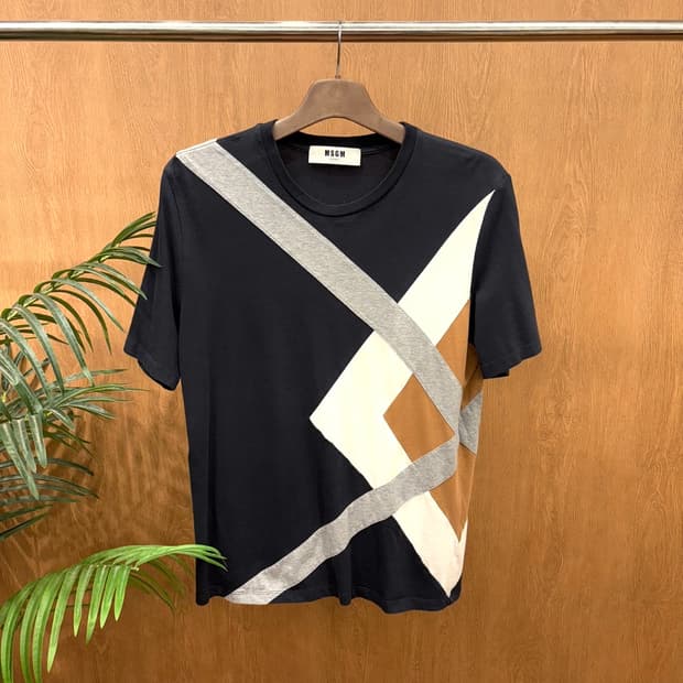 MSGM 라운드넥 반팔 티셔츠 그레이 테이프 절개 배색 디테일 블랙