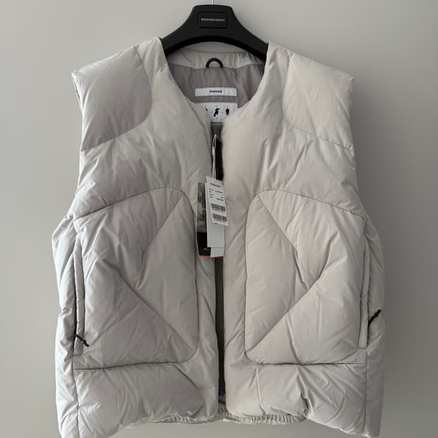 프리커 구스다운 베스트