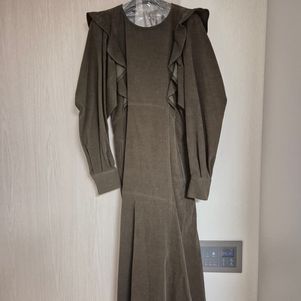 시스템 코듀로의 원피스 올리브 카키