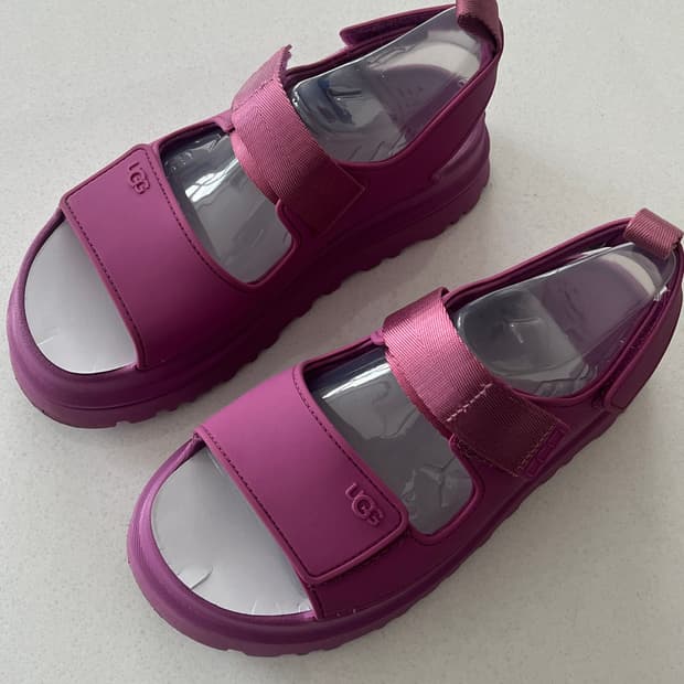 240mm 어그 골든글로우 초경량 샌들 핑크