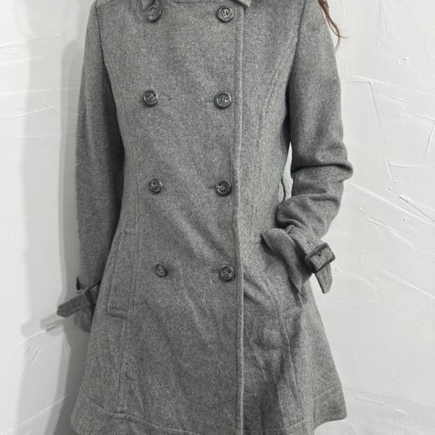 gray button cashmere coat