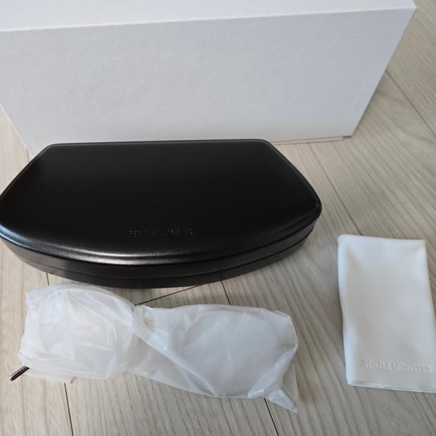 젠틀몬스터 요나 031 안경