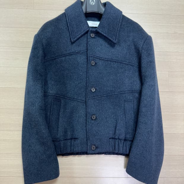 (1) 웨이비니스 시그니처 라인 울 크롭 자켓 네이비