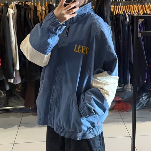 리바이스 올드스쿨 백 빅로고 바람막이