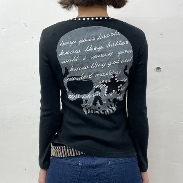 Big Skull Stud Black Long Sleeve 