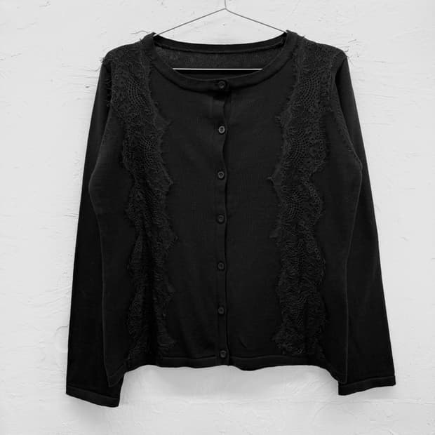 coral 레이스 트리밍 니트 가디건