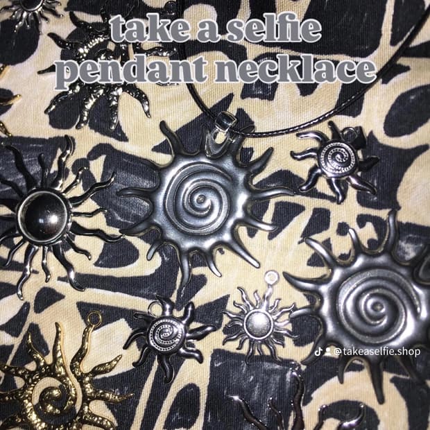 {take a selfie pendant necklace}