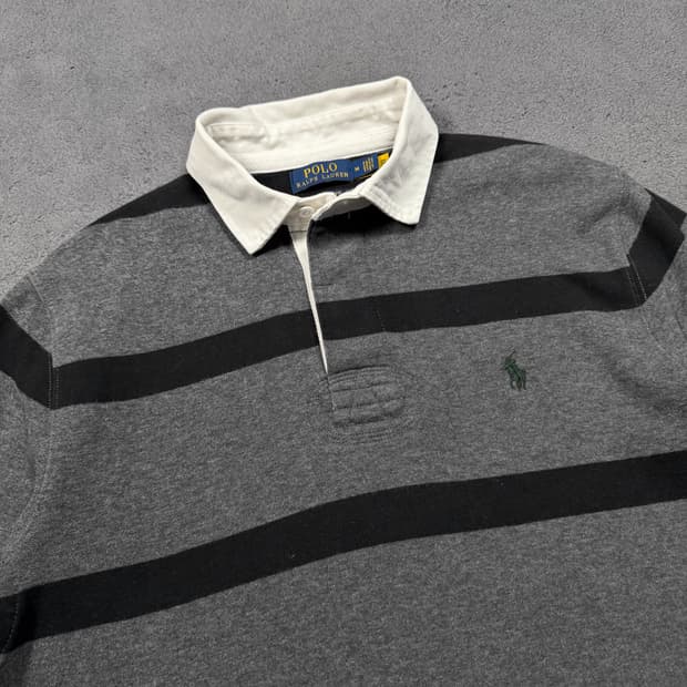 폴로 그레이 스트라이프 럭비티