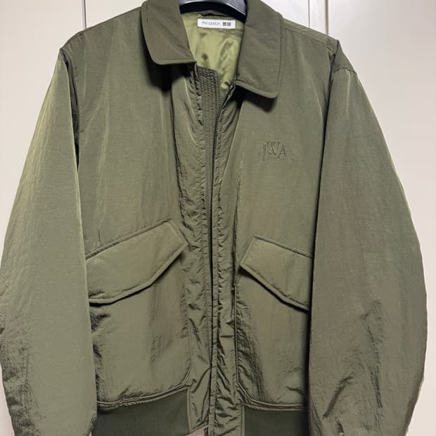 유니클로 JW앤더슨 패디드 블루종 카키 XL