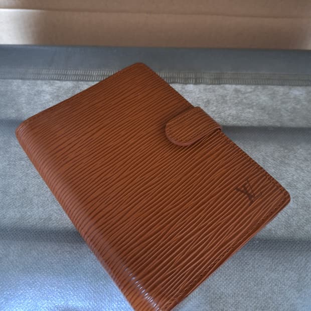 루이비통 예삐 아젠다 판매합니다