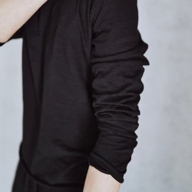 모노프리베 Textured Roll Long Sleeve Black 1