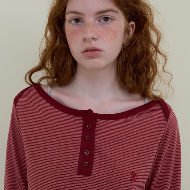 보트넥 스트라이프 티 버건디