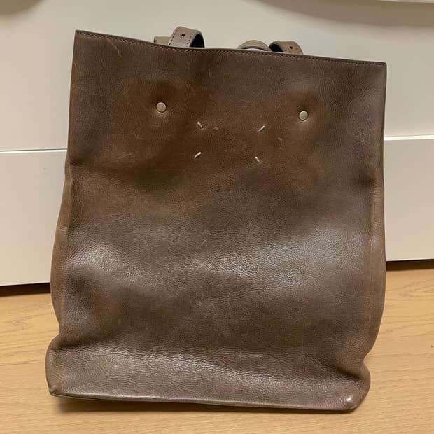 마르지엘라 브라운 레더 토트백