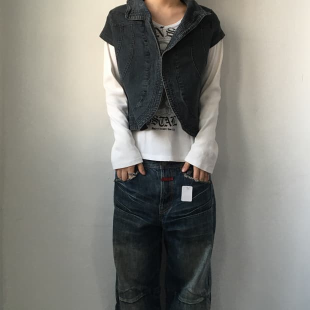 Line detail half sleeve jacket